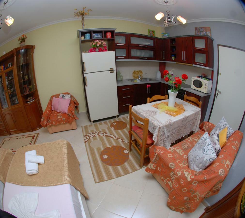 Eduart Apartments Sarandë エクステリア 写真