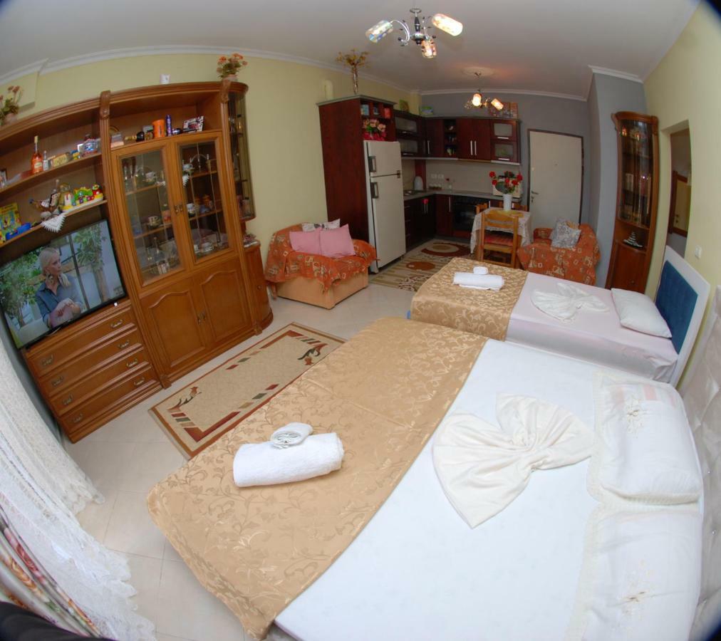 Eduart Apartments Sarandë エクステリア 写真