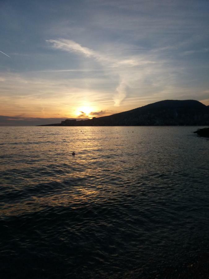 Eduart Apartments Sarandë エクステリア 写真