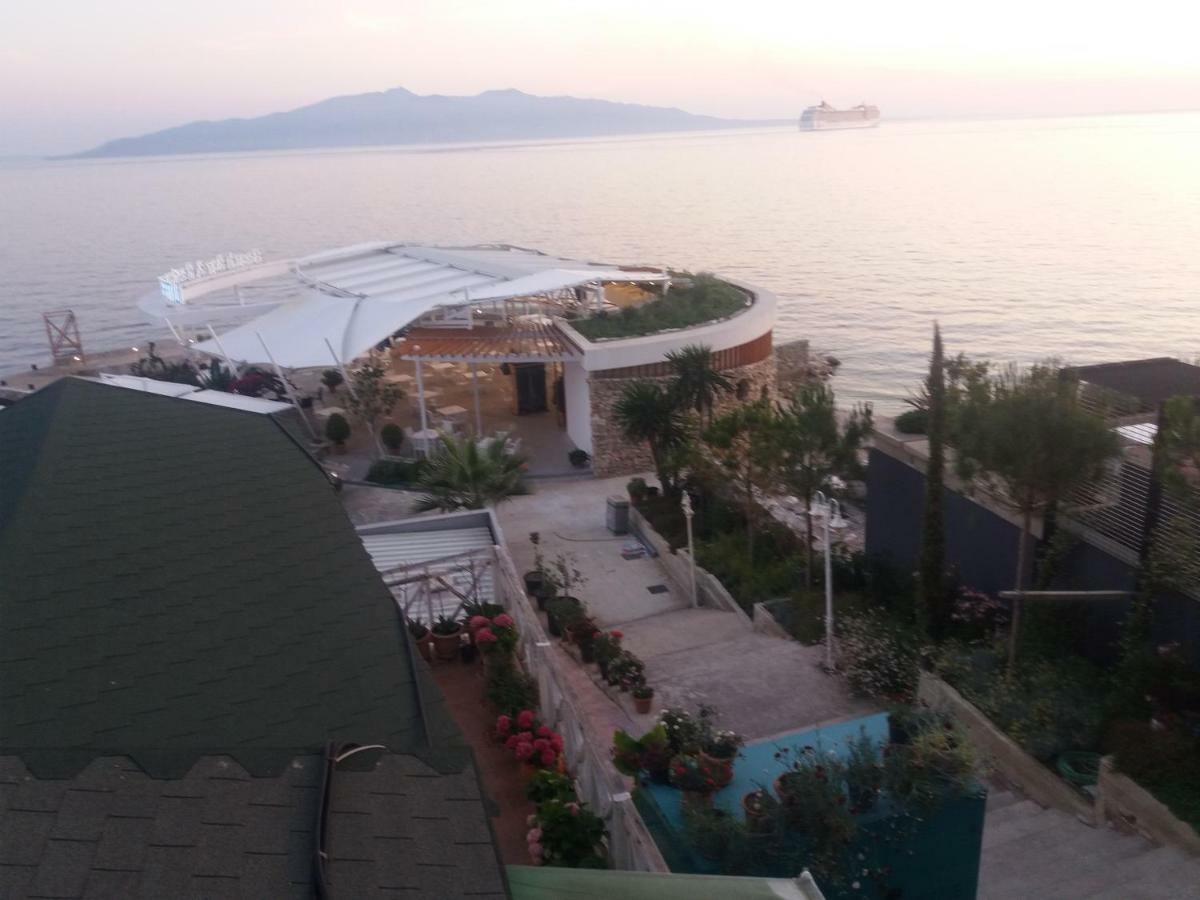 Eduart Apartments Sarandë エクステリア 写真