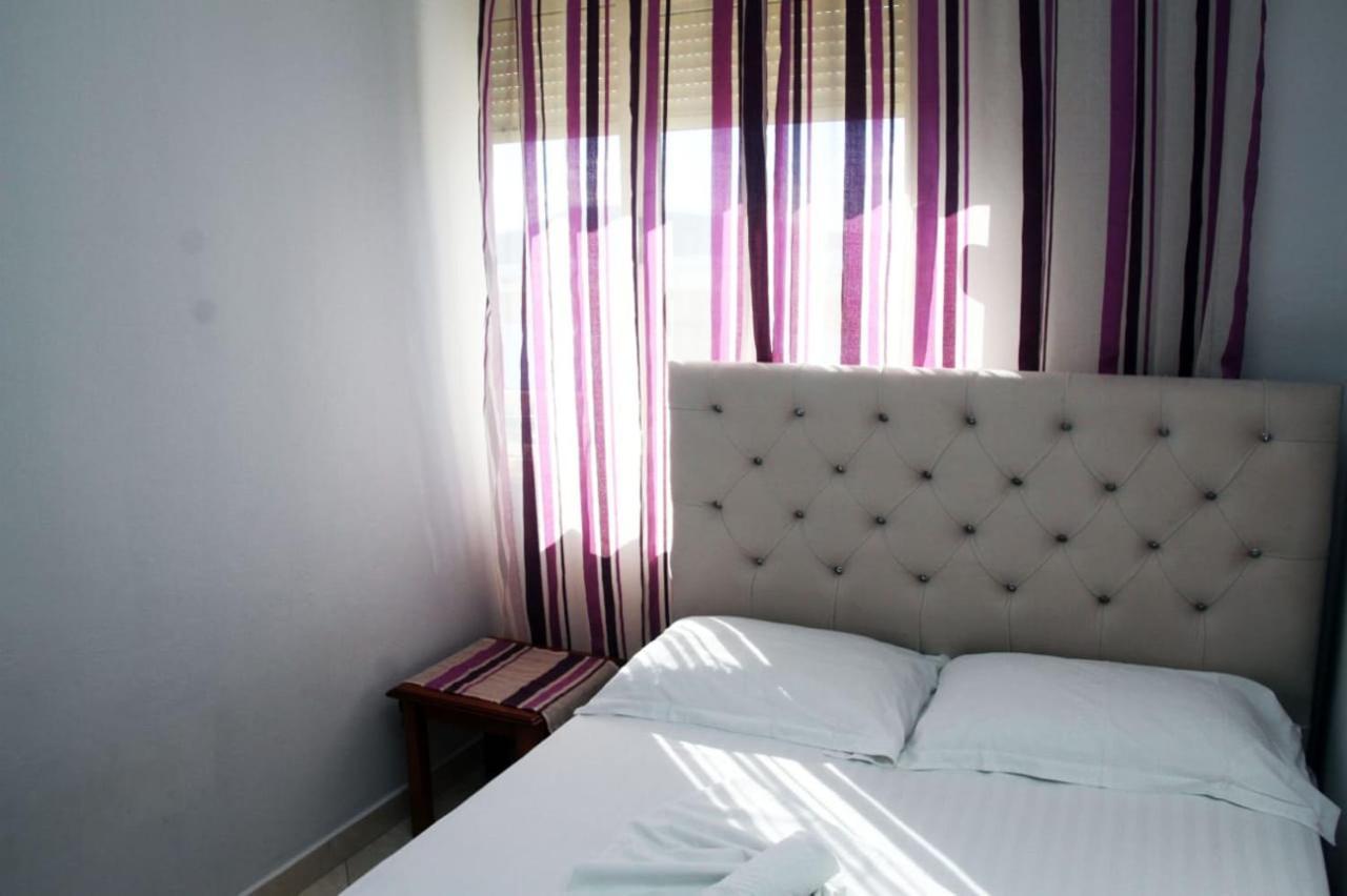 Eduart Apartments Sarandë エクステリア 写真